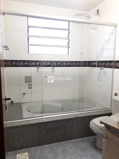 Casa com 3 quartos à venda, 193m2 em Pinheiro Machado, Santa Maria - RS - imagem 3 Foto 3 de Casa com 3 quartos à venda, 193m2 em Pinheiro Machado, Santa Maria - RS