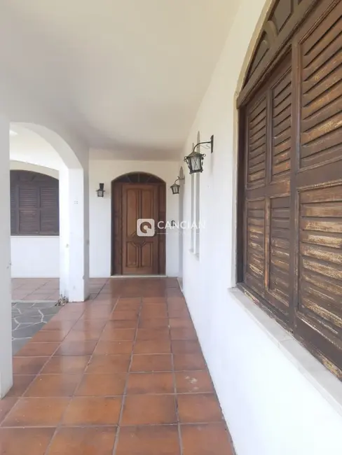 Foto 2 de Casa com 4 quartos à venda, 216m2 em Camobi, Santa Maria - RS