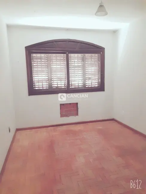 Casa com 4 quartos à venda, 216m2 em Camobi, Santa Maria - RS - imagem 9 Foto 9 de Casa com 4 quartos à venda, 216m2 em Camobi, Santa Maria - RS