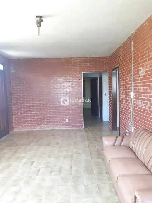 Casa com 4 quartos à venda, 216m2 em Camobi, Santa Maria - RS - imagem 3 Foto 3 de Casa com 4 quartos à venda, 216m2 em Camobi, Santa Maria - RS