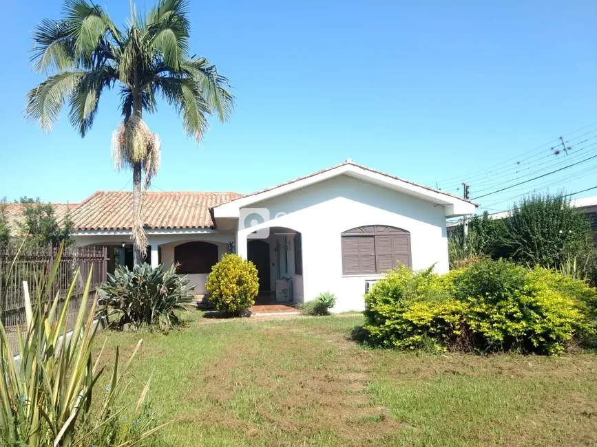 Foto 1 de Casa com 4 quartos à venda, 216m2 em Camobi, Santa Maria - RS