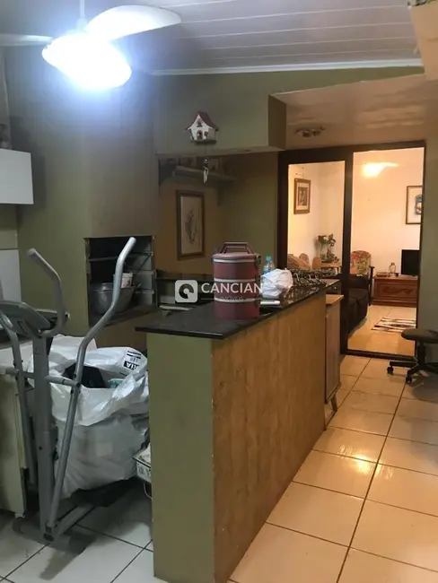 Foto 4 de Apartamento com 2 quartos à venda, 45m2 em Nossa Senhora Medianeira, Santa Maria - RS