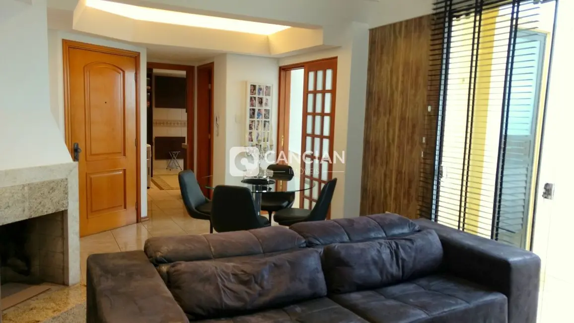 Foto 2 de Cobertura com 3 quartos à venda, 230m2 em Centro, Santa Maria - RS