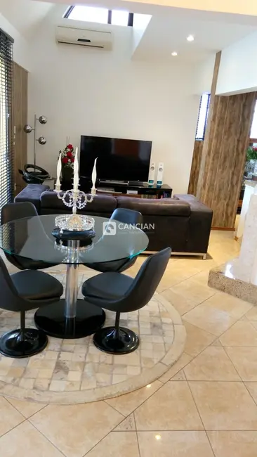 Cobertura com 3 quartos à venda, 230m2 em Centro, Santa Maria - RS - imagem 4 Foto 4 de Cobertura com 3 quartos à venda, 230m2 em Centro, Santa Maria - RS