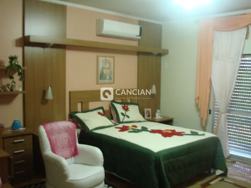 Casa com 3 quartos à venda, 400m2 em Pinheiro Machado, Santa Maria - RS - imagem 8 Foto 8 de Casa com 3 quartos à venda, 400m2 em Pinheiro Machado, Santa Maria - RS