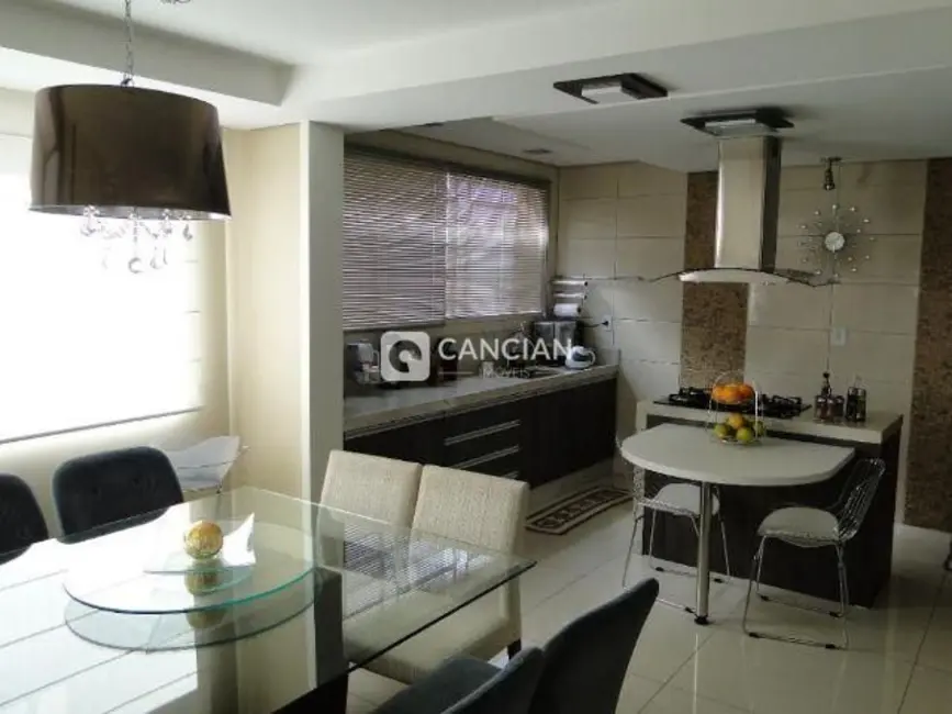 Cobertura com 4 quartos à venda, 378m2 em Centro, Santa Maria - RS - imagem 5 Foto 5 de Cobertura com 4 quartos à venda, 378m2 em Centro, Santa Maria - RS
