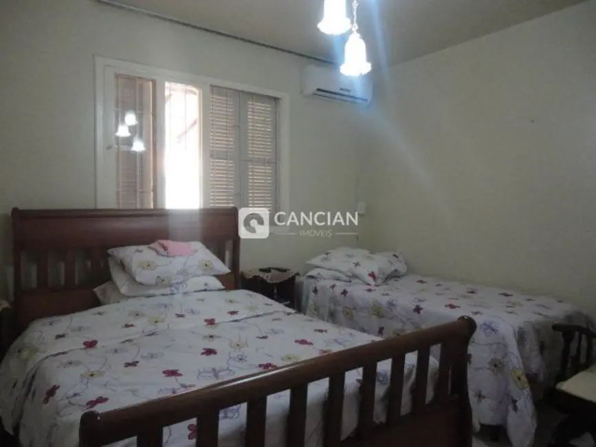 Casa com 3 quartos à venda, 99m2 em Nossa Senhora Medianeira, Santa Maria - RS - imagem 4 Foto 4 de Casa com 3 quartos à venda, 99m2 em Nossa Senhora Medianeira, Santa Maria - RS