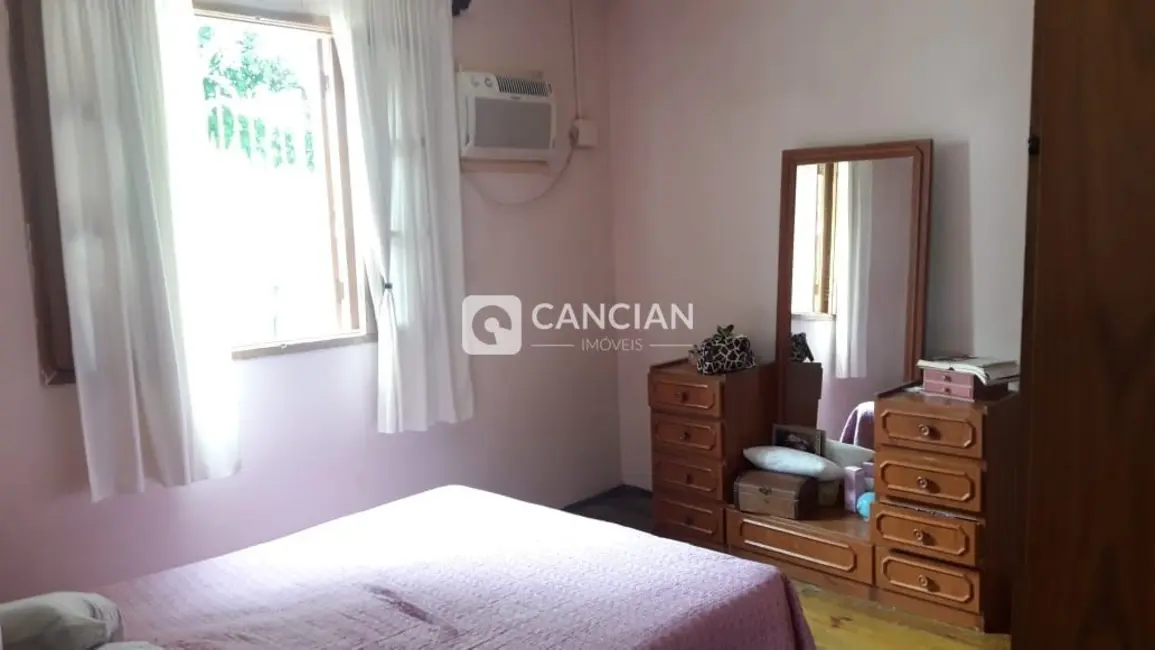 Casa com 5 quartos à venda, 163m2 em Nossa Senhora Medianeira, Santa Maria - RS - imagem 9 Foto 9 de Casa com 5 quartos à venda, 163m2 em Nossa Senhora Medianeira, Santa Maria - RS