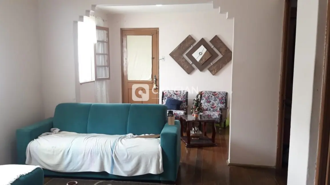 Casa com 5 quartos à venda, 163m2 em Nossa Senhora Medianeira, Santa Maria - RS - imagem 3 Foto 3 de Casa com 5 quartos à venda, 163m2 em Nossa Senhora Medianeira, Santa Maria - RS