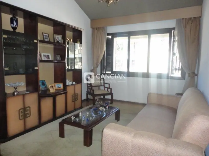 Foto 9 de Casa com 6 quartos à venda, 340m2 em Centro, Santa Maria - RS