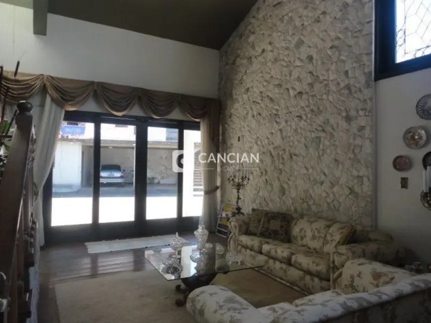 Foto 4 de Casa com 6 quartos à venda, 340m2 em Centro, Santa Maria - RS