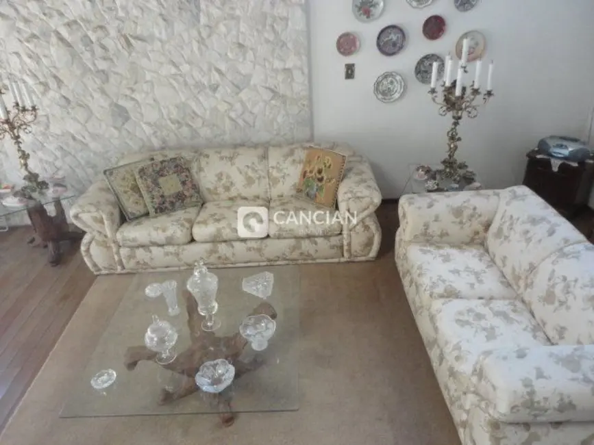 Foto 6 de Casa com 6 quartos à venda, 340m2 em Centro, Santa Maria - RS