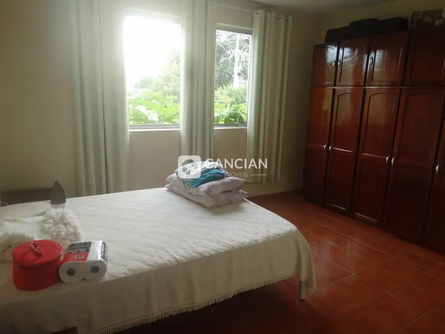 Foto 5 de Sobrado com 4 quartos à venda, 222m2 em Pé de Plátano, Santa Maria - RS