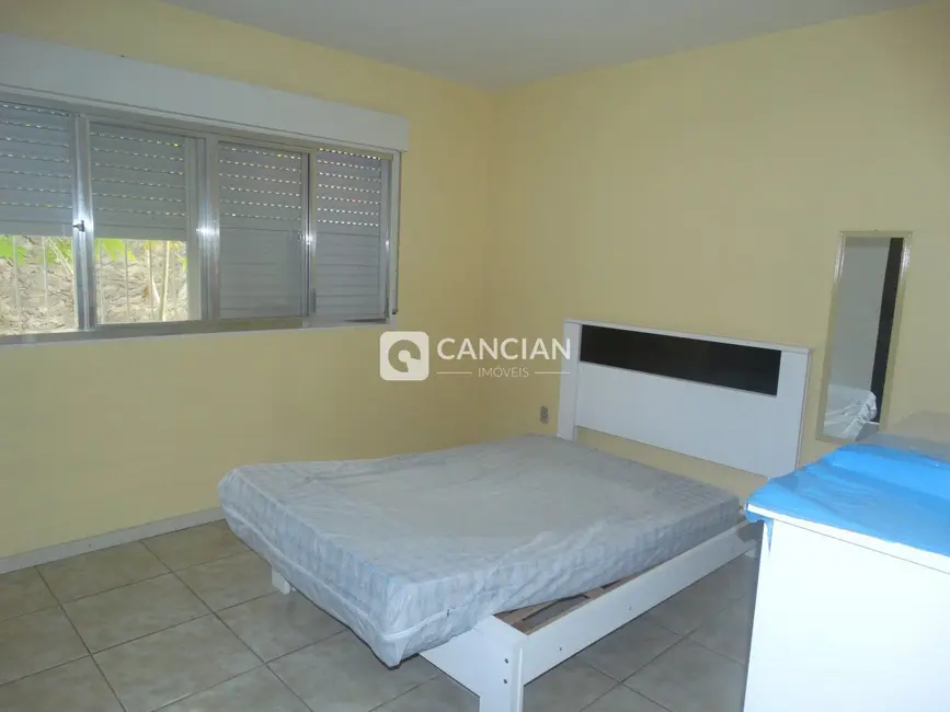 Foto 8 de Sobrado com 4 quartos à venda, 222m2 em Pé de Plátano, Santa Maria - RS