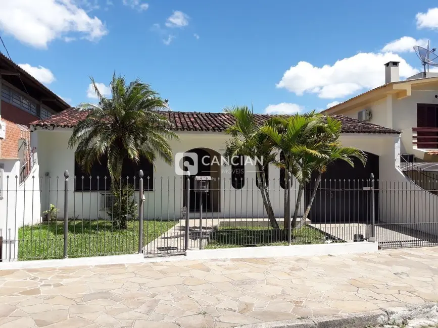 Foto 1 de Casa com 4 quartos à venda, 198m2 em Nossa Senhora de Lourdes, Santa Maria - RS