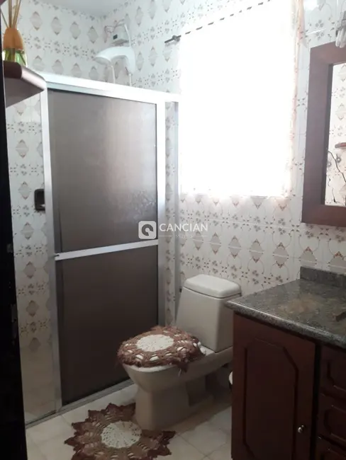 Casa com 4 quartos à venda, 198m2 em Nossa Senhora de Lourdes, Santa Maria - RS - imagem 6 Foto 6 de Casa com 4 quartos à venda, 198m2 em Nossa Senhora de Lourdes, Santa Maria - RS