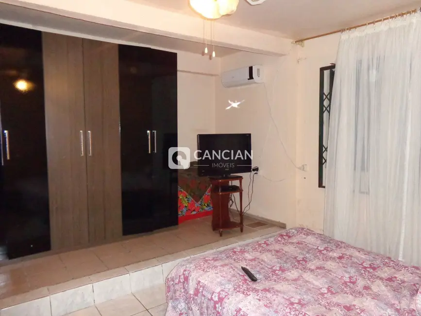 Foto 4 de Sobrado com 4 quartos à venda, 169m2 em Presidente João Goulart, Santa Maria - RS