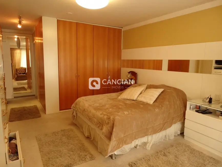 Casa com 3 quartos à venda, 400m2 em Nossa Senhora de Lourdes, Santa Maria - RS - imagem 9 Foto 9 de Casa com 3 quartos à venda, 400m2 em Nossa Senhora de Lourdes, Santa Maria - RS