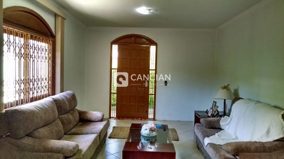 Foto 4 de Casa com 4 quartos à venda, 210m2 em Nossa Senhora do Perpétuo Socorro, Santa Maria - RS
