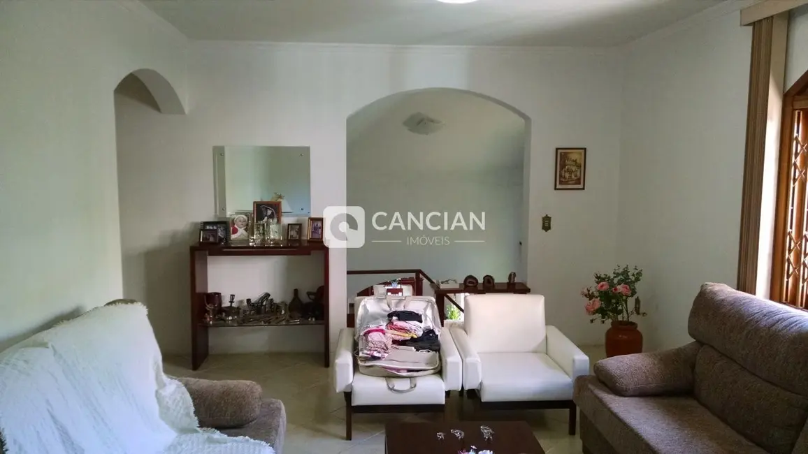 Foto 7 de Casa com 4 quartos à venda, 210m2 em Nossa Senhora do Perpétuo Socorro, Santa Maria - RS