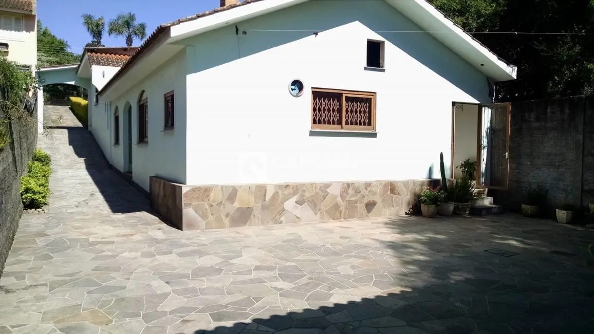 Foto 3 de Casa com 4 quartos à venda, 210m2 em Nossa Senhora do Perpétuo Socorro, Santa Maria - RS