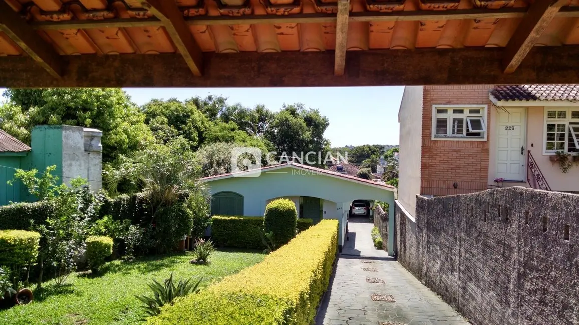 Foto 1 de Casa com 4 quartos à venda, 210m2 em Nossa Senhora do Perpétuo Socorro, Santa Maria - RS