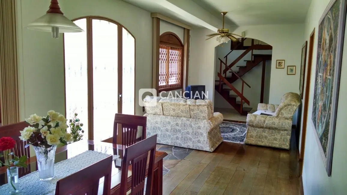Foto 6 de Casa com 4 quartos à venda, 210m2 em Nossa Senhora do Perpétuo Socorro, Santa Maria - RS