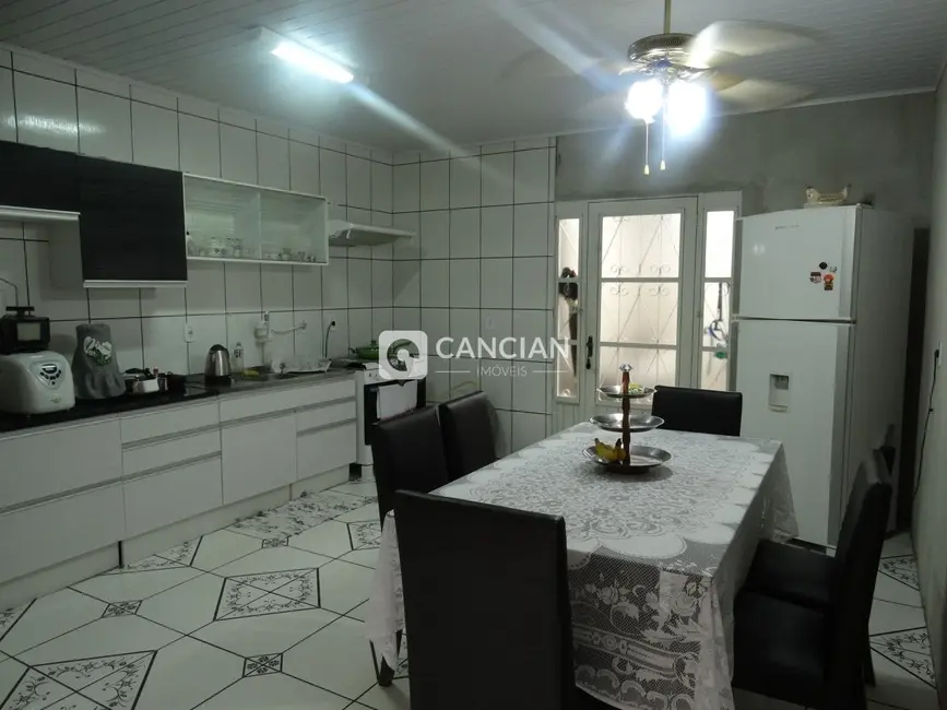 Casa com 3 quartos à venda, 110m2 em Centro, Santa Maria - RS - imagem 4 Foto 4 de Casa com 3 quartos à venda, 110m2 em Centro, Santa Maria - RS