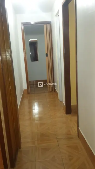 Casa com 3 quartos à venda, 147m2 em Tancredo Neves, Santa Maria - RS - imagem 4 Foto 4 de Casa com 3 quartos à venda, 147m2 em Tancredo Neves, Santa Maria - RS