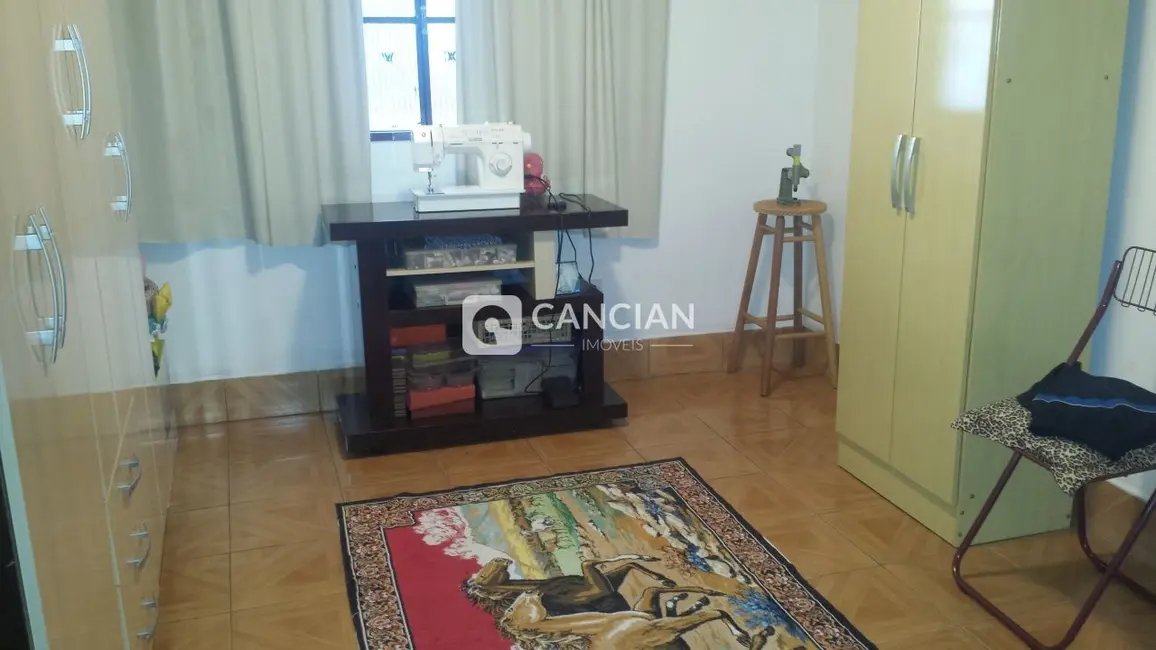 Casa com 3 quartos à venda, 147m2 em Tancredo Neves, Santa Maria - RS - imagem 3 Foto 3 de Casa com 3 quartos à venda, 147m2 em Tancredo Neves, Santa Maria - RS