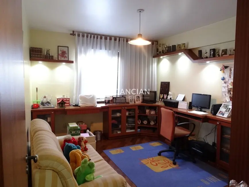 Foto 9 de Apartamento com 3 quartos à venda, 185m2 em Centro, Santa Maria - RS