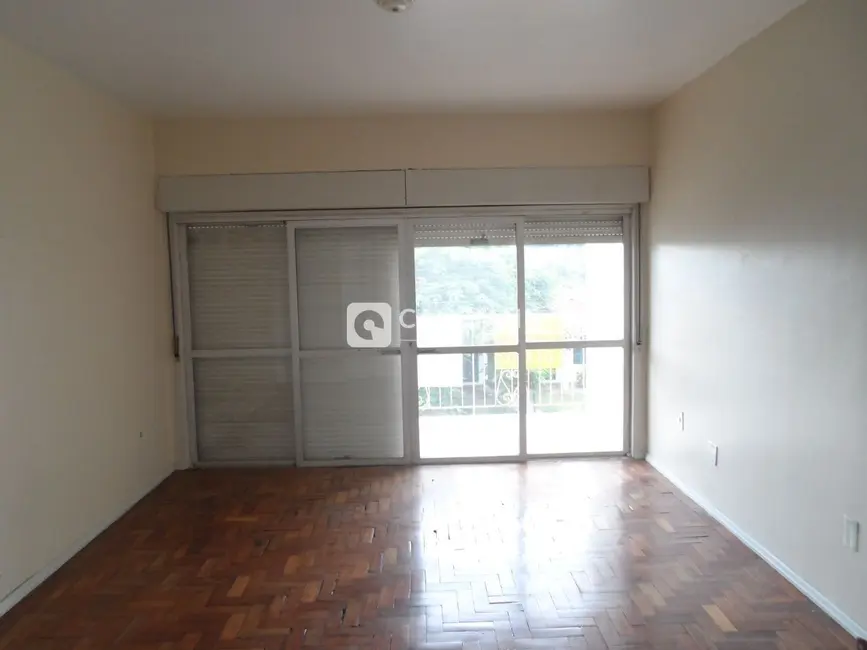 Foto 2 de Apartamento com 3 quartos para alugar, 130m2 em São José, Santa Maria - RS