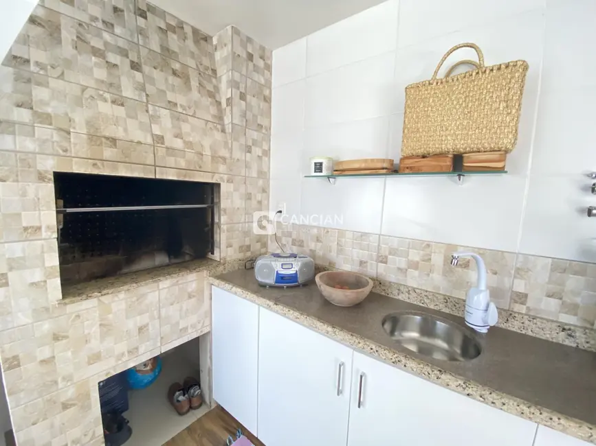 Casa com 4 quartos à venda, 333m2 em Camobi, Santa Maria - RS - imagem 9 Foto 9 de Casa com 4 quartos à venda, 333m2 em Camobi, Santa Maria - RS