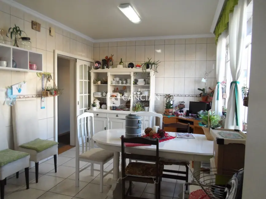 Foto 4 de Apartamento com 3 quartos à venda, 180m2 em Centro, Santa Maria - RS