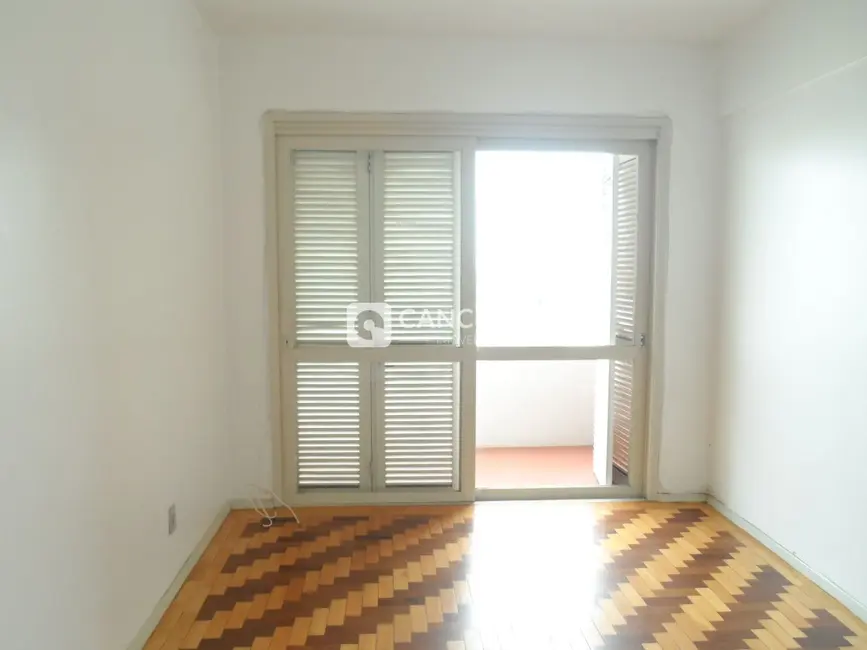 Apartamento com 3 quartos à venda, 150m2 em Centro, Santa Maria - RS - imagem 4 Foto 4 de Apartamento com 3 quartos à venda, 150m2 em Centro, Santa Maria - RS