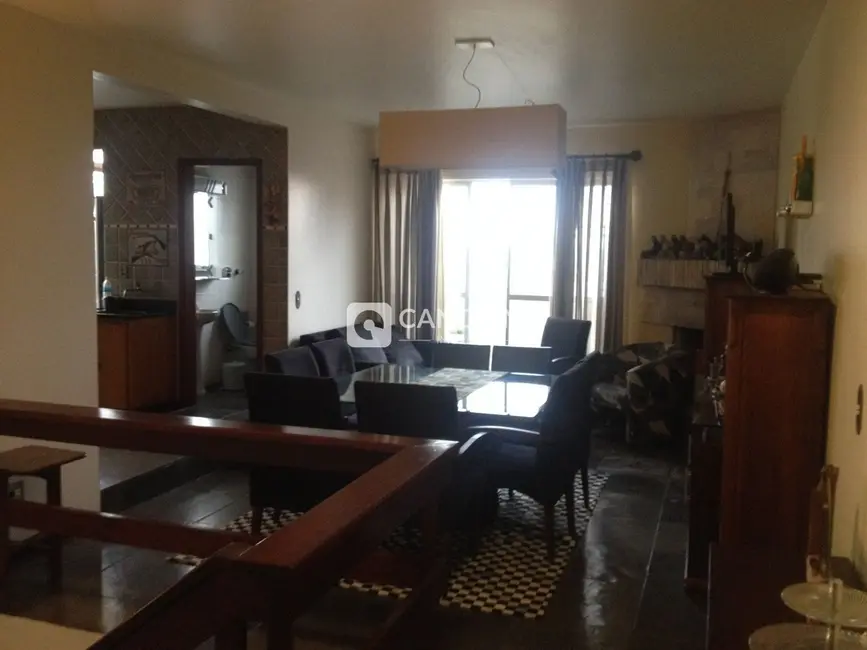 Cobertura com 5 quartos à venda, 230m2 em Nossa Senhora de Fátima, Santa Maria - RS - imagem 3 Foto 3 de Cobertura com 5 quartos à venda, 230m2 em Nossa Senhora de Fátima, Santa Maria - RS