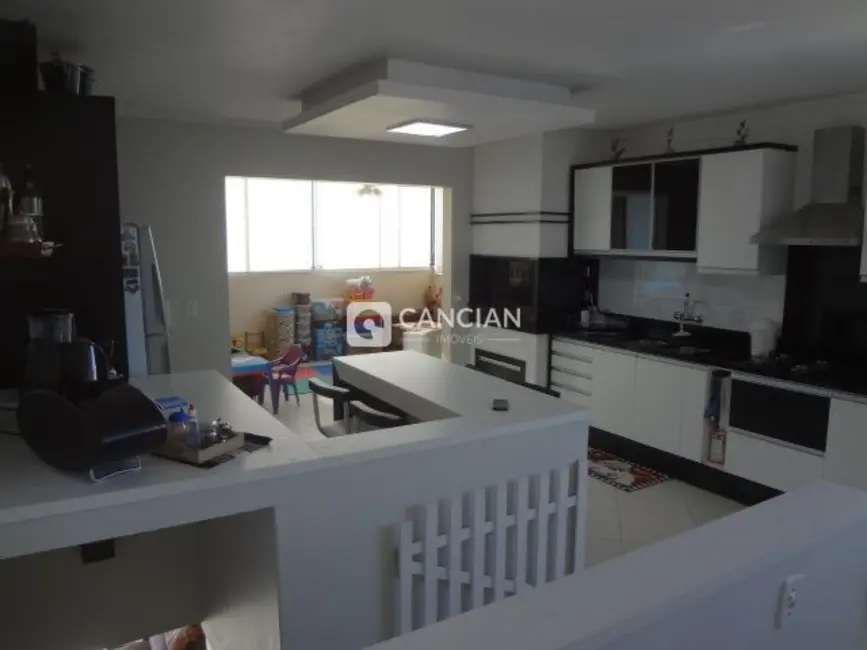 Foto 8 de Apartamento com 3 quartos à venda, 124m2 em Nossa Senhora de Lourdes, Santa Maria - RS