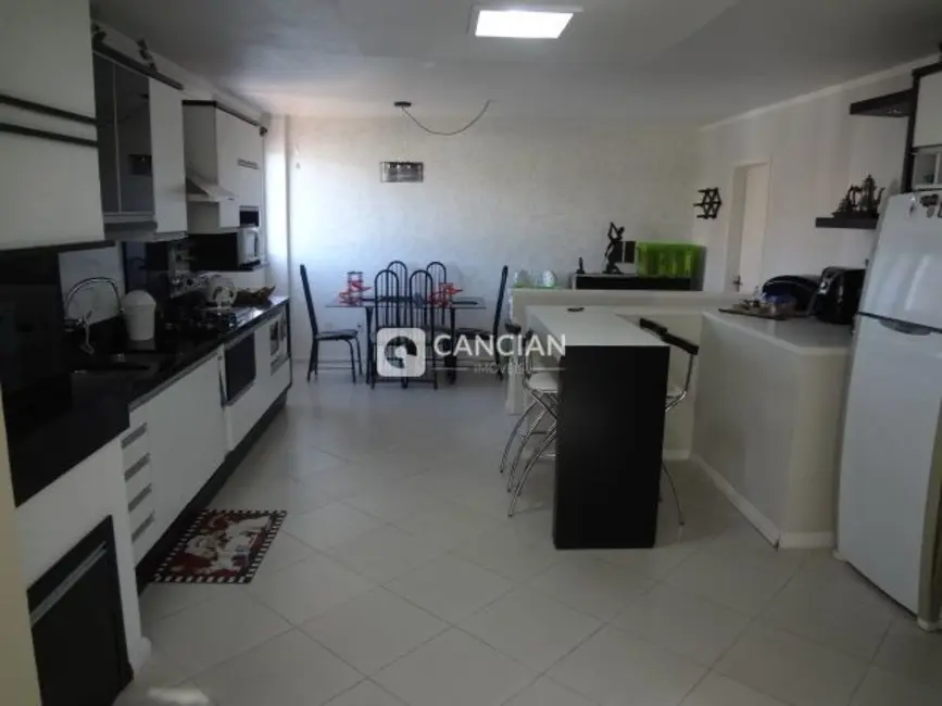 Foto 9 de Apartamento com 3 quartos à venda, 124m2 em Nossa Senhora de Lourdes, Santa Maria - RS