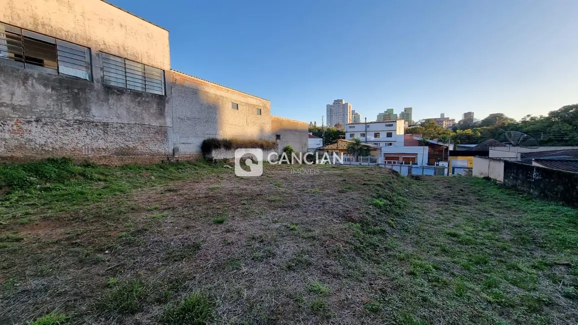 Foto 2 de Terreno / Lote com 1 quarto à venda, 660m2 em Centro, Santa Maria - RS