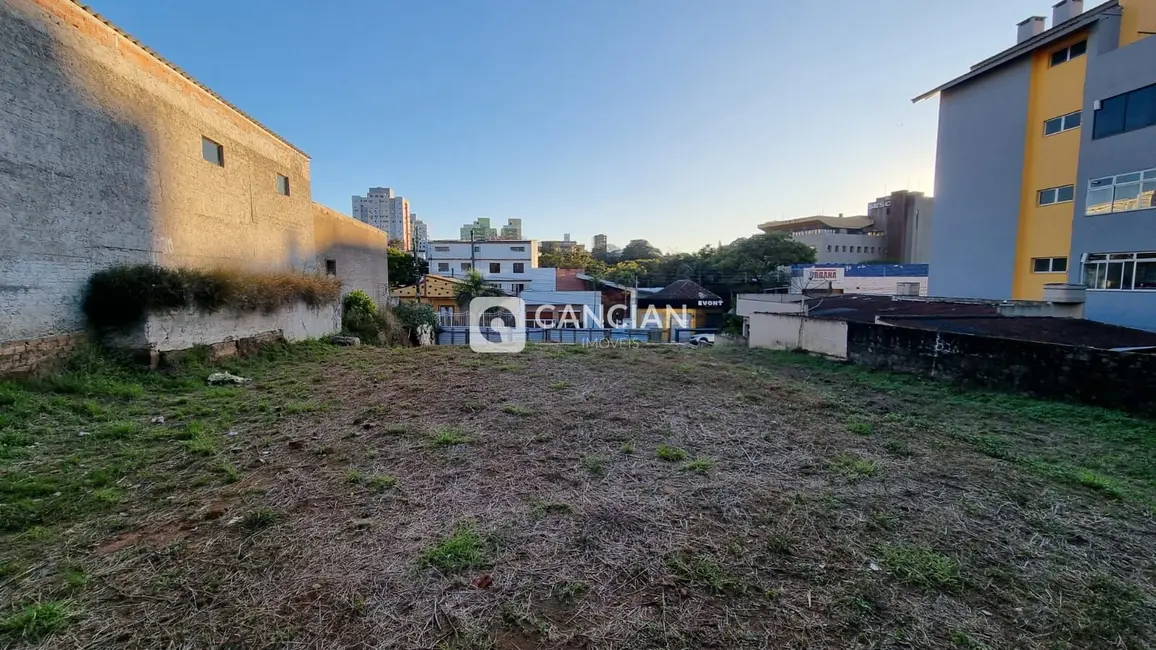 Foto 3 de Terreno / Lote com 1 quarto à venda, 660m2 em Centro, Santa Maria - RS