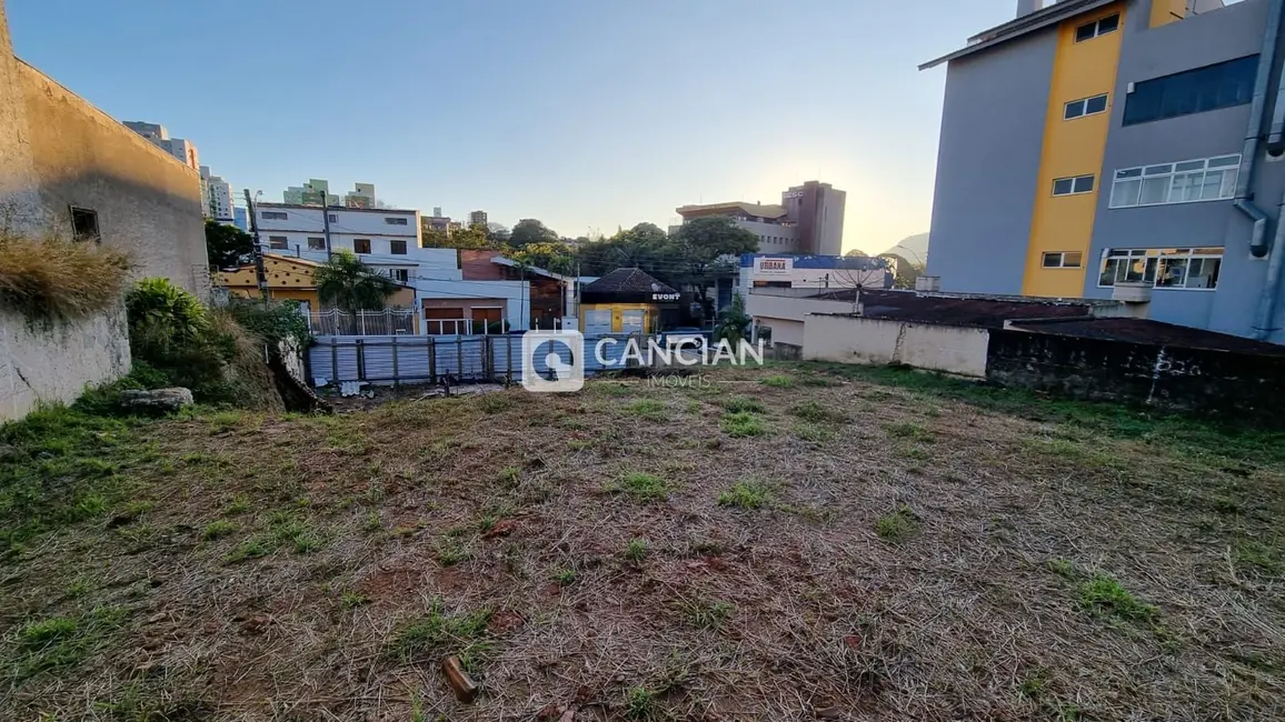 Foto 4 de Terreno / Lote com 1 quarto à venda, 660m2 em Centro, Santa Maria - RS