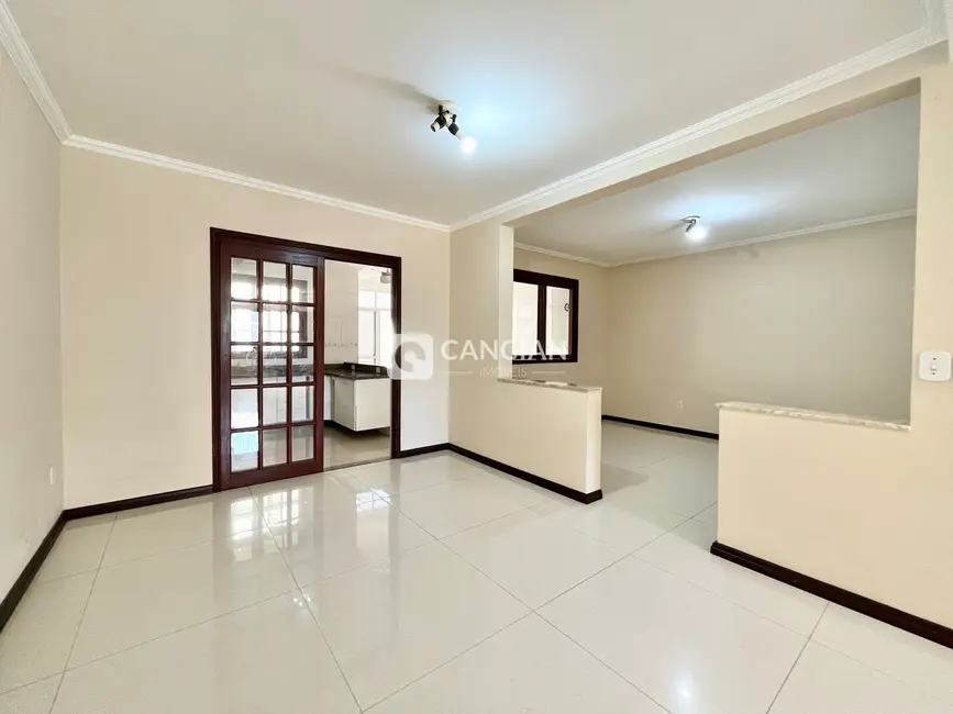 Casa de Condomínio com 4 quartos à venda, 320m2 em Camobi, Santa Maria - RS - imagem 5 Foto 5 de Casa de Condomínio com 4 quartos à venda, 320m2 em Camobi, Santa Maria - RS