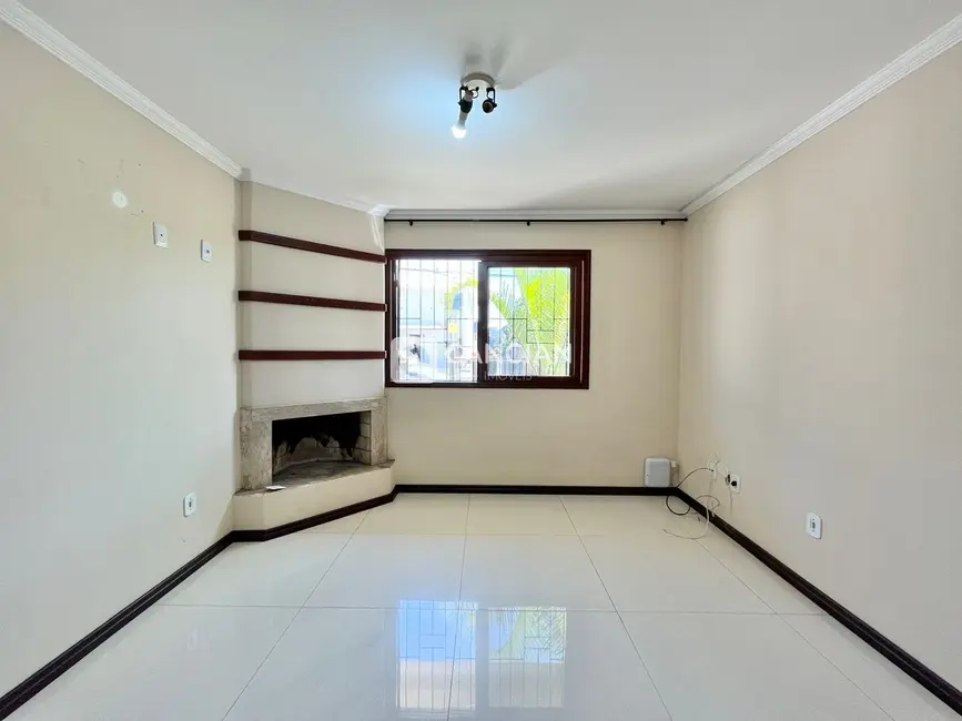 Casa de Condomínio com 4 quartos à venda, 320m2 em Camobi, Santa Maria - RS - imagem 3 Foto 3 de Casa de Condomínio com 4 quartos à venda, 320m2 em Camobi, Santa Maria - RS