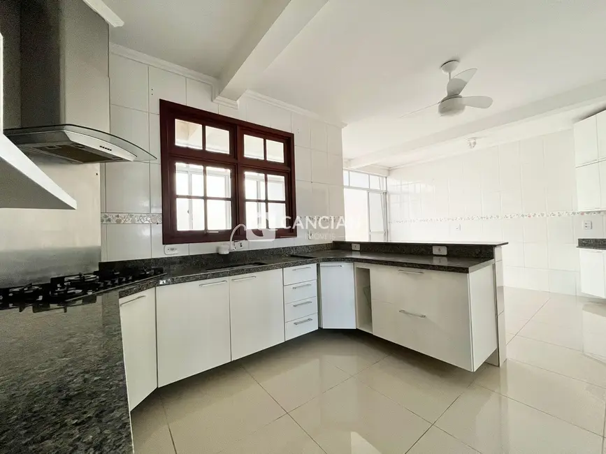 Casa de Condomínio com 4 quartos à venda, 320m2 em Camobi, Santa Maria - RS - imagem 7 Foto 7 de Casa de Condomínio com 4 quartos à venda, 320m2 em Camobi, Santa Maria - RS