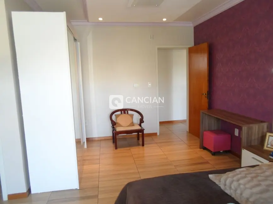 Casa com 6 quartos à venda, 372m2 em Camobi, Santa Maria - RS - imagem 9 Foto 9 de Casa com 6 quartos à venda, 372m2 em Camobi, Santa Maria - RS