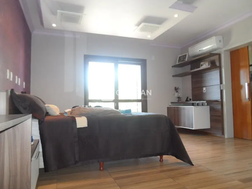 Casa com 6 quartos à venda, 372m2 em Camobi, Santa Maria - RS - imagem 6 Foto 6 de Casa com 6 quartos à venda, 372m2 em Camobi, Santa Maria - RS