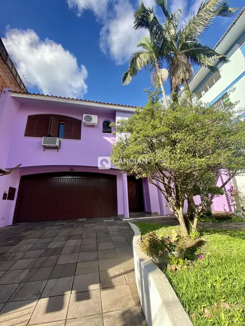 Foto 1 de Casa com 5 quartos à venda, 416m2 em Nossa Senhora Medianeira, Santa Maria - RS