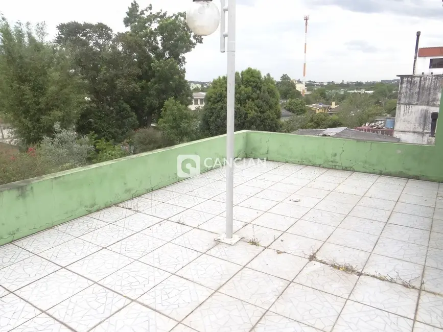 Casa com 4 quartos à venda, 200m2 em Santa Maria - RS - imagem 9 Foto 9 de Casa com 4 quartos à venda, 200m2 em Santa Maria - RS