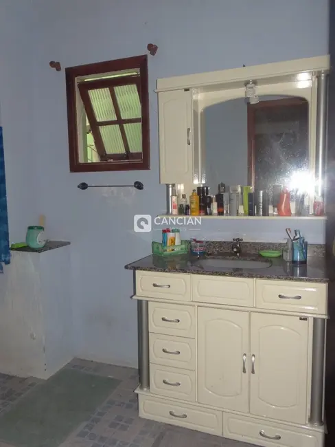 Casa com 4 quartos à venda, 200m2 em Santa Maria - RS - imagem 6 Foto 6 de Casa com 4 quartos à venda, 200m2 em Santa Maria - RS