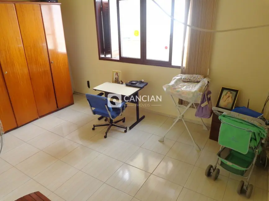 Casa com 3 quartos à venda, 185m2 em Nossa Senhora Medianeira, Santa Maria - RS - imagem 9 Foto 9 de Casa com 3 quartos à venda, 185m2 em Nossa Senhora Medianeira, Santa Maria - RS